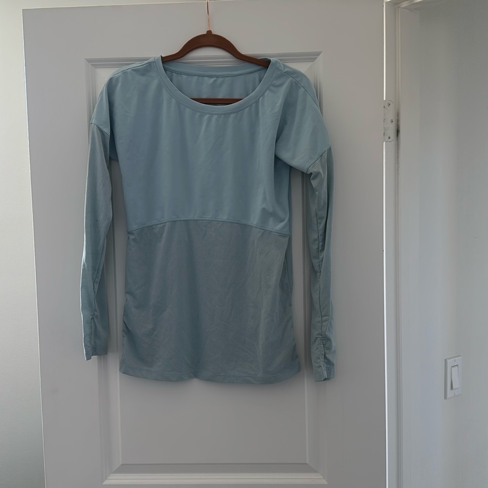 GUC Fabletics Long Sleeved Workout Top